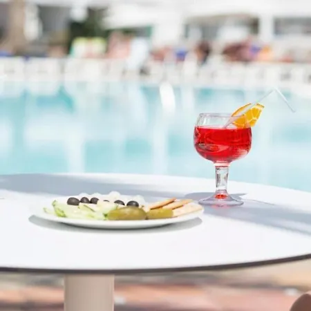 Deluxe Pool View With Half Board, Freewifi A 250m From The