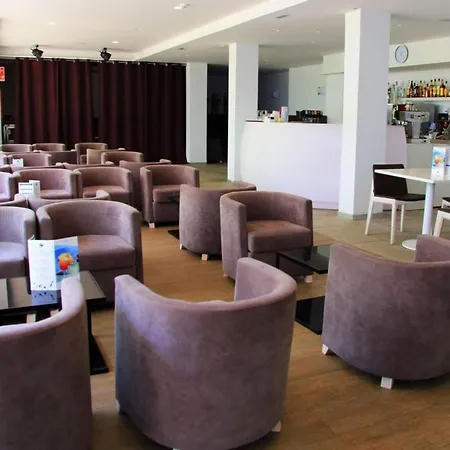 아파트 Deluxe Pool View With Half Board, Freewifi A 250m From The